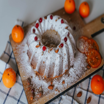 Delicious cake with oranges